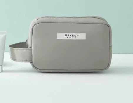 Stylish Makeup Bag Organizer: Keep Your Cosmetics Neat and Accessible